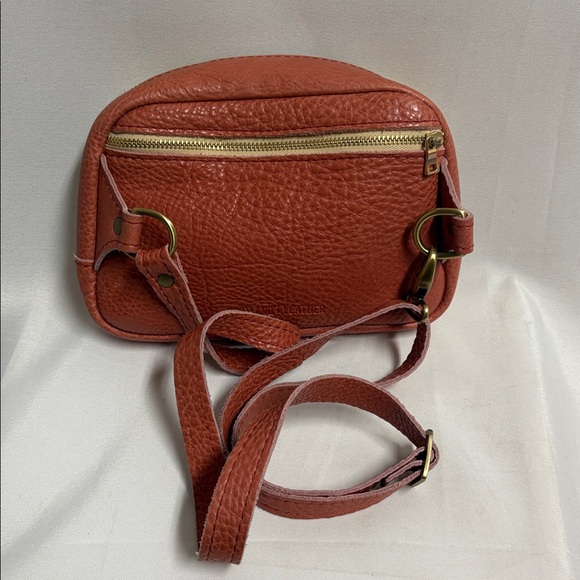 Portland Leather Scarlet Sling Bag Pebbled Leather Watermelon Pink Discontinued - Picture 3 of 7